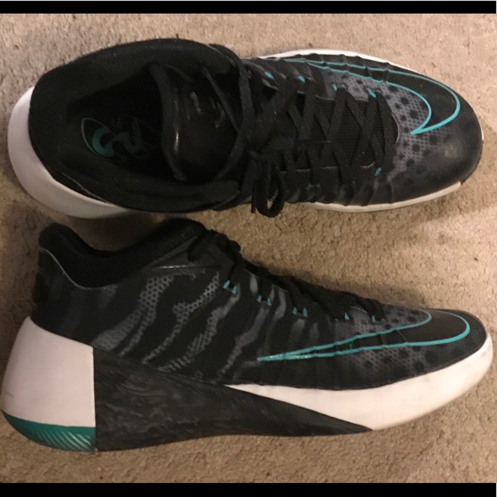 Nike Tennis Shoes